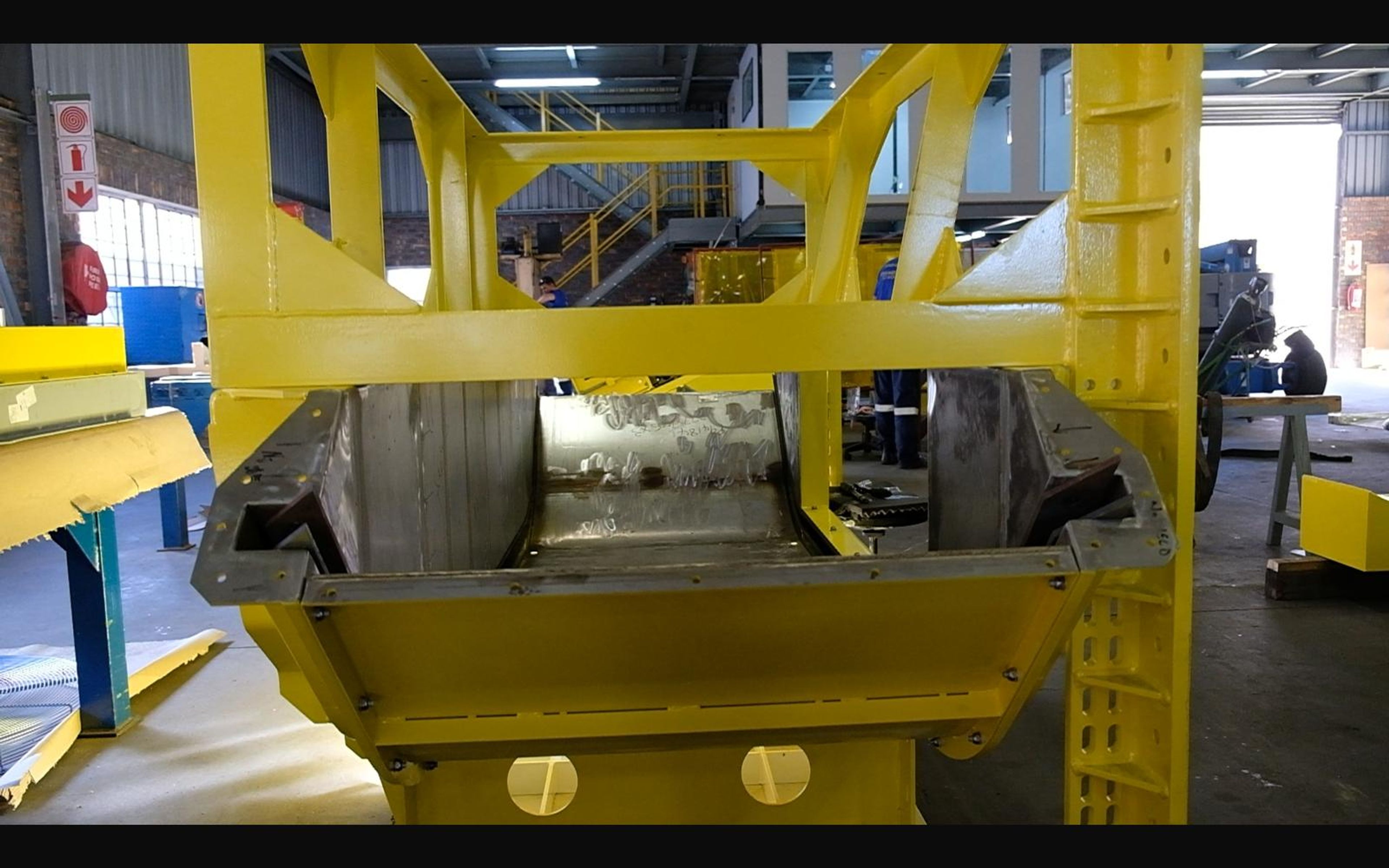 Assembly of the salt harvester, May 2022: chassis sections and components, shoot 2