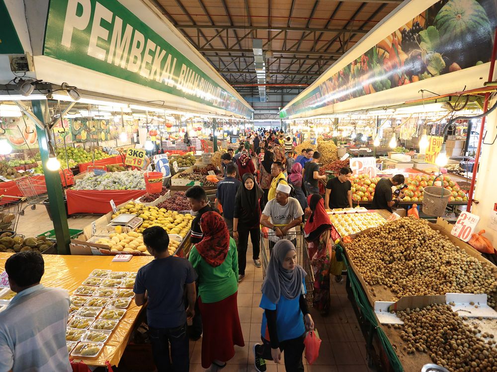 Inside a KIPMall fresh market