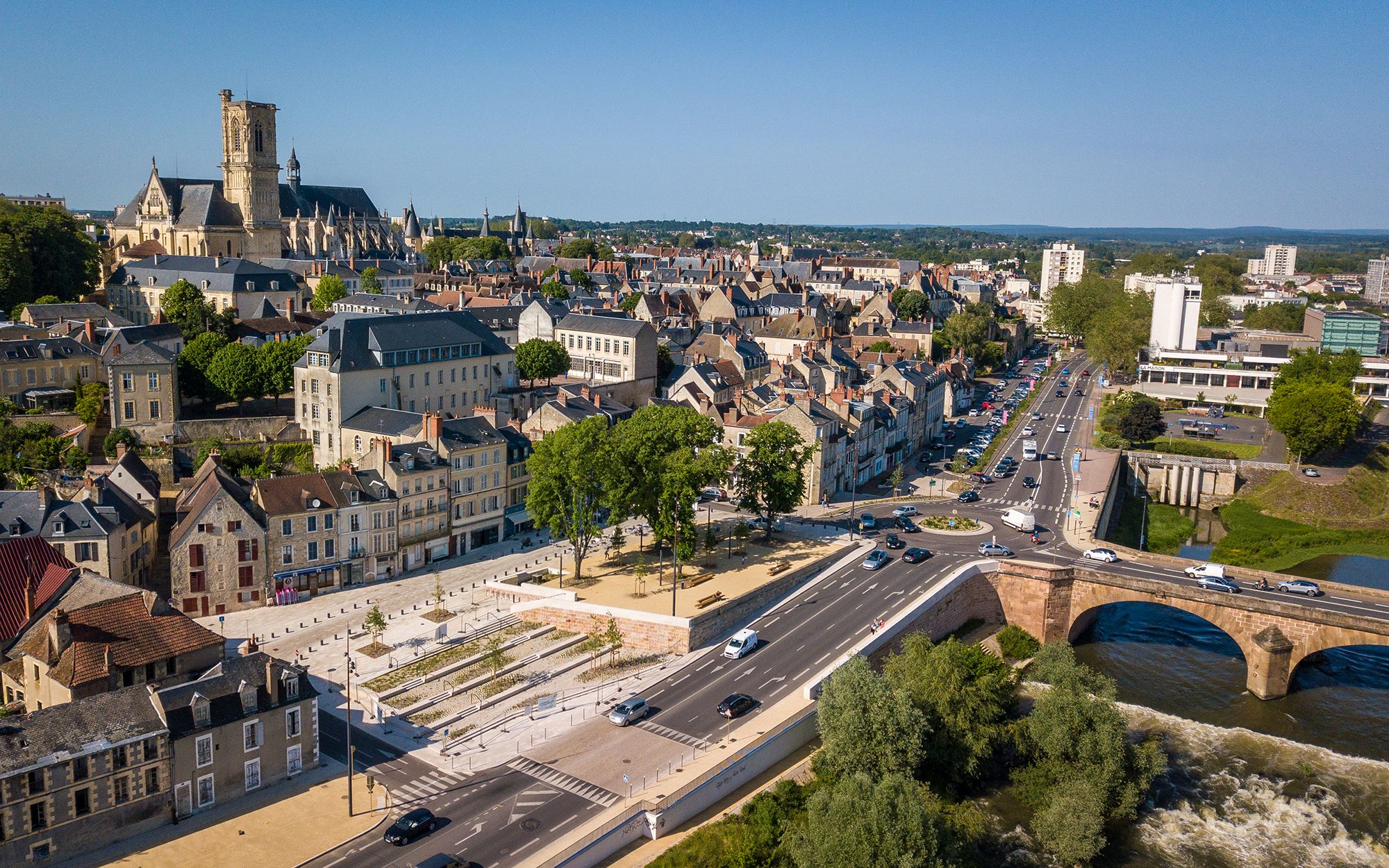 Place Mossé et Quais de la Loire