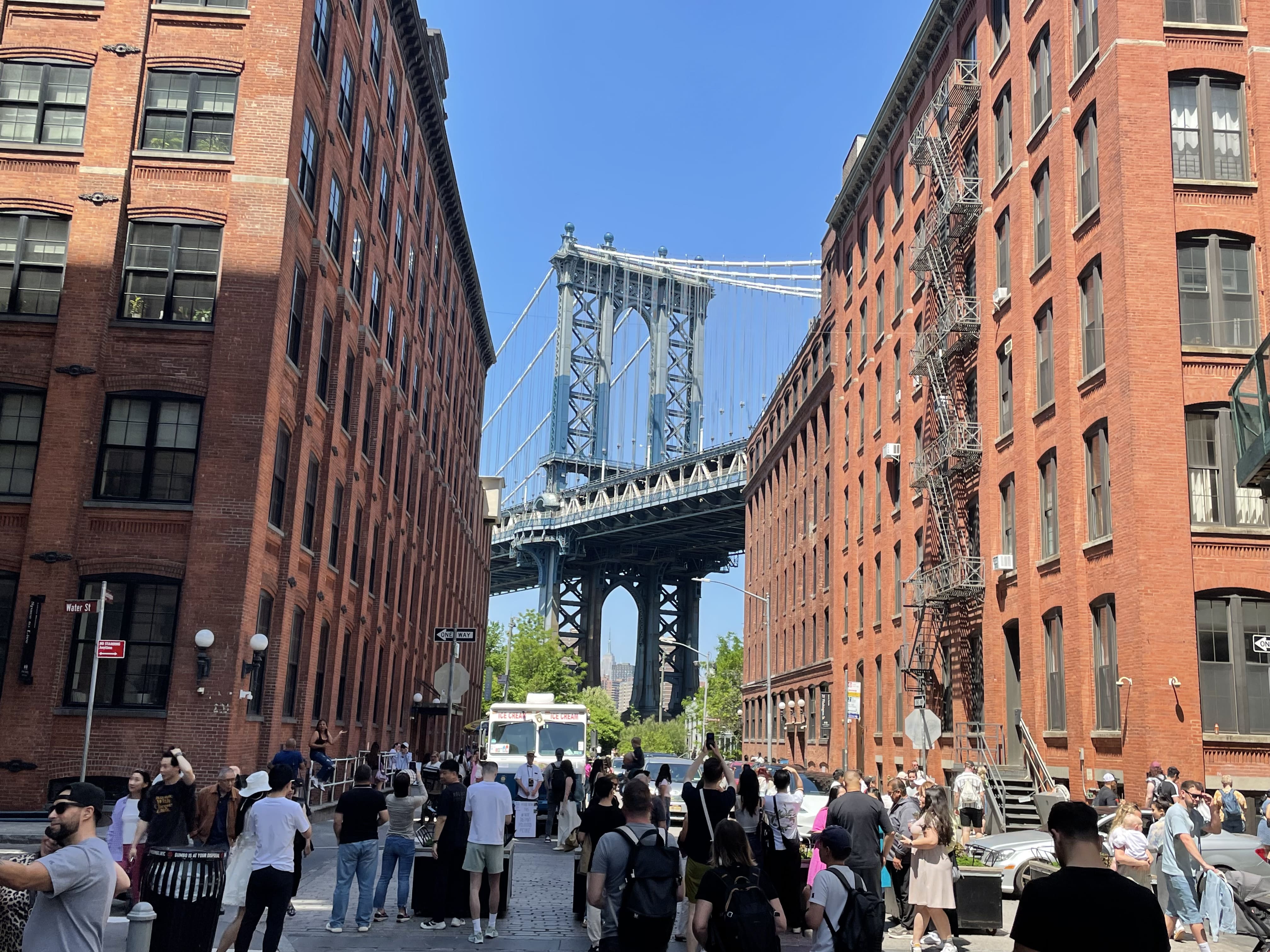 DUMBO: Dove i ponti incontrano la storia di New York