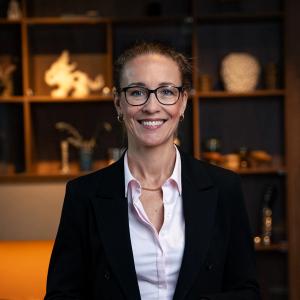 Portrait of a dedicated employee in our company, embodying professionalism and commitment.