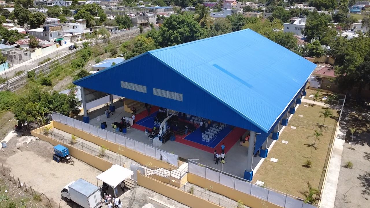 Deportivo-escolar en Sabana Larga
