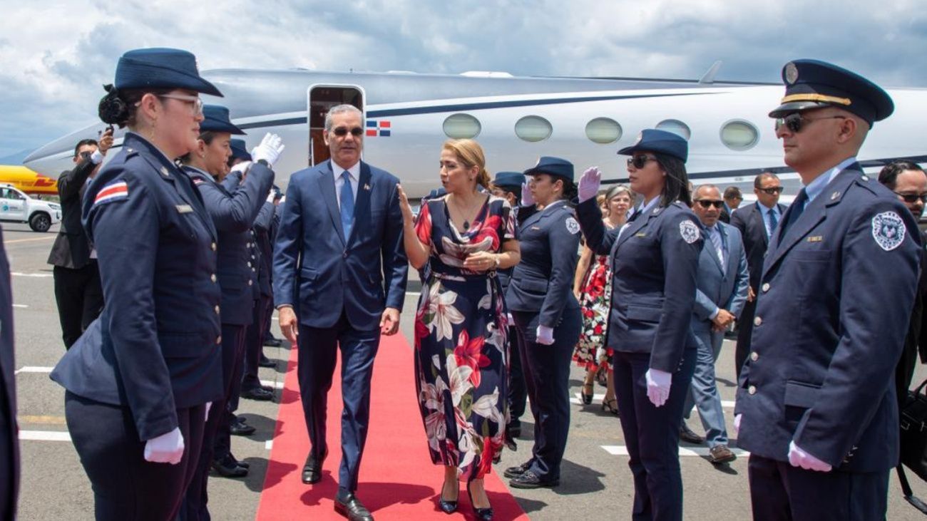 Abinader llega a Costa Rica para participar en transmisión de mando presidencial