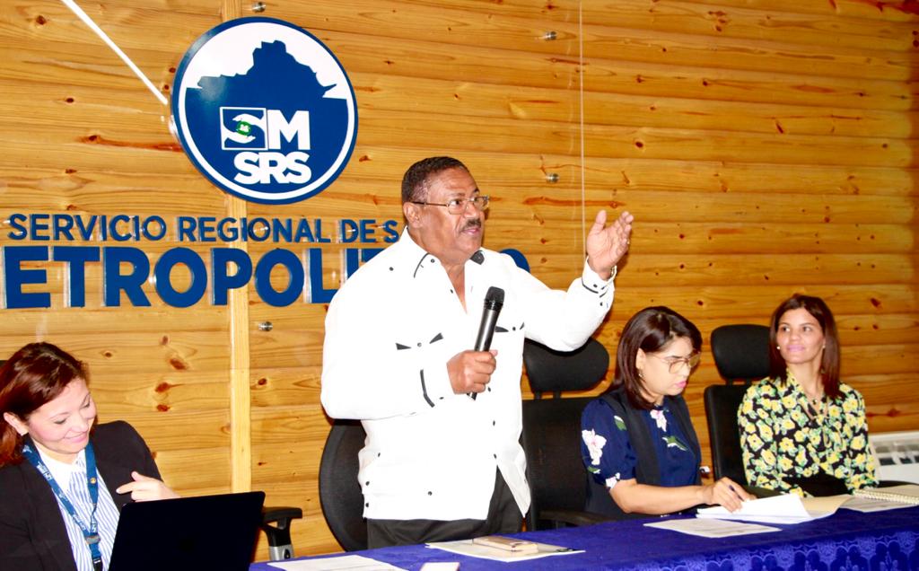 Titular del SRSM se reúne con directores de hospitales para evaluar avances centros