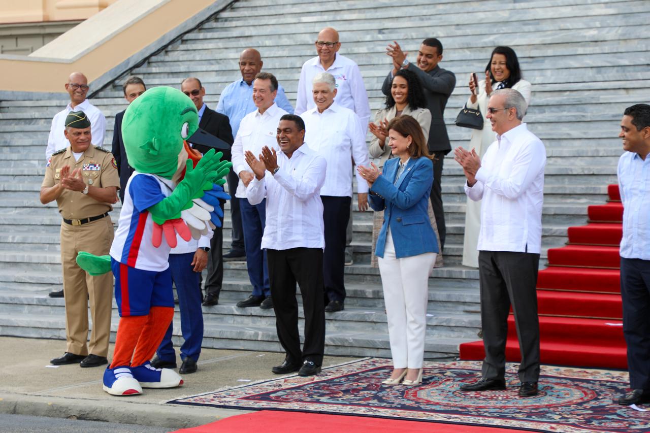 “¡Que viva el deporte y la República Dominicana!”,