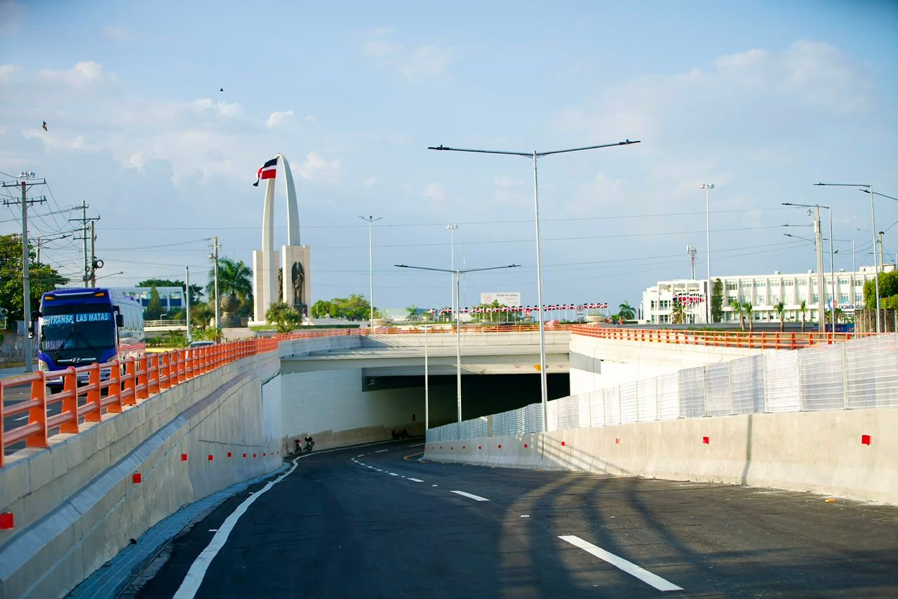 Inaugura túnel de la Plaza de la Bandera