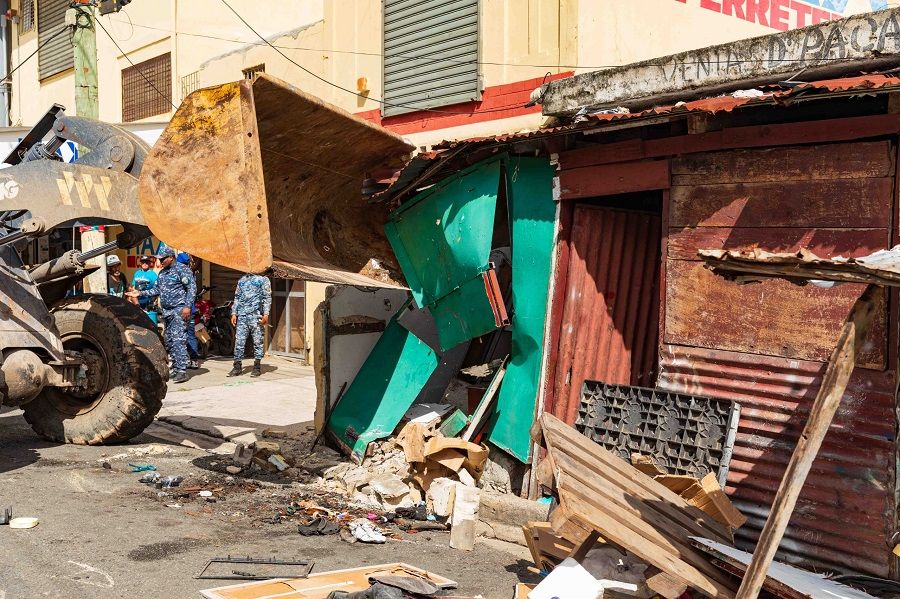 Alcaldía refuerza operativos de limpieza en Santo Domingo