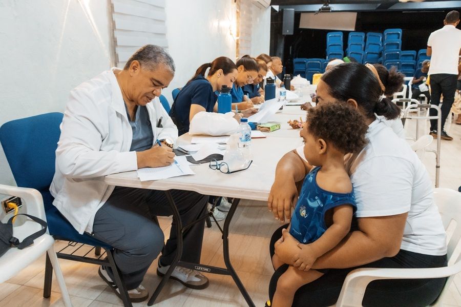 Operativo médico en Villas Agrícolas
