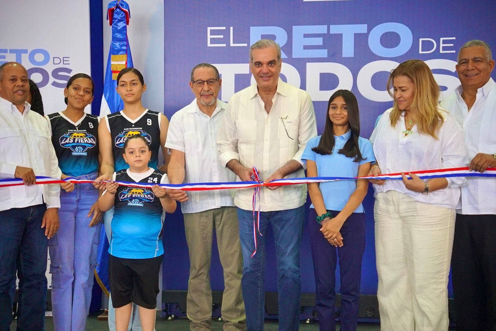 Abinader inaugura techado deportivo-escolar en Sabana Larga para fortalecer educación y deporte