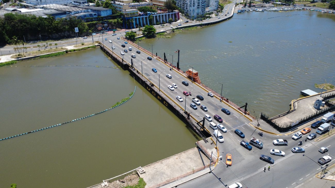Obras Públicas cerrará temporalmente puente flotante sobre el río Ozama este sábado 16