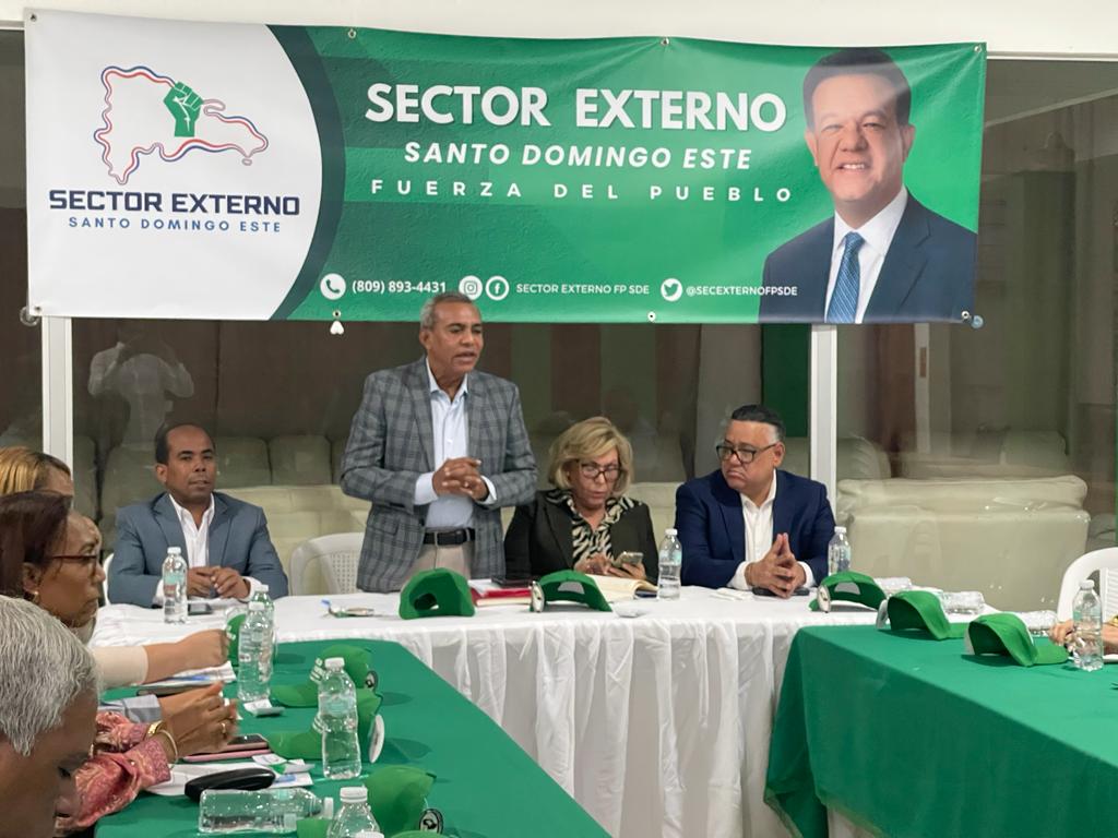 Sector Externo de la Fuerza del Pueblo juramenta directiva en Santo Domingo Este