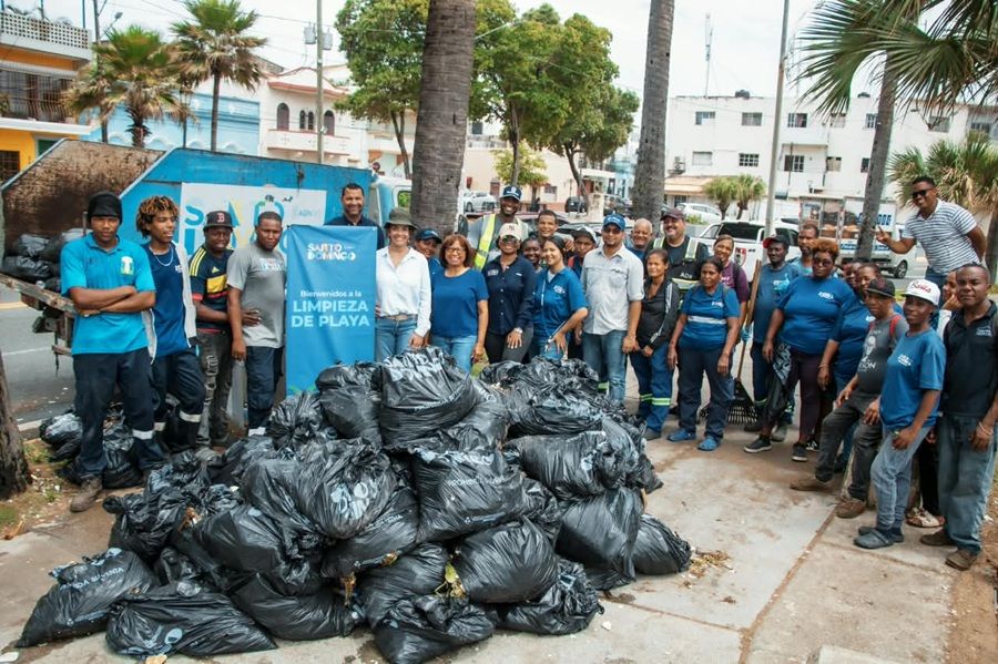 Alcaldía recoge 259 fundas de residuos en playa San Gil