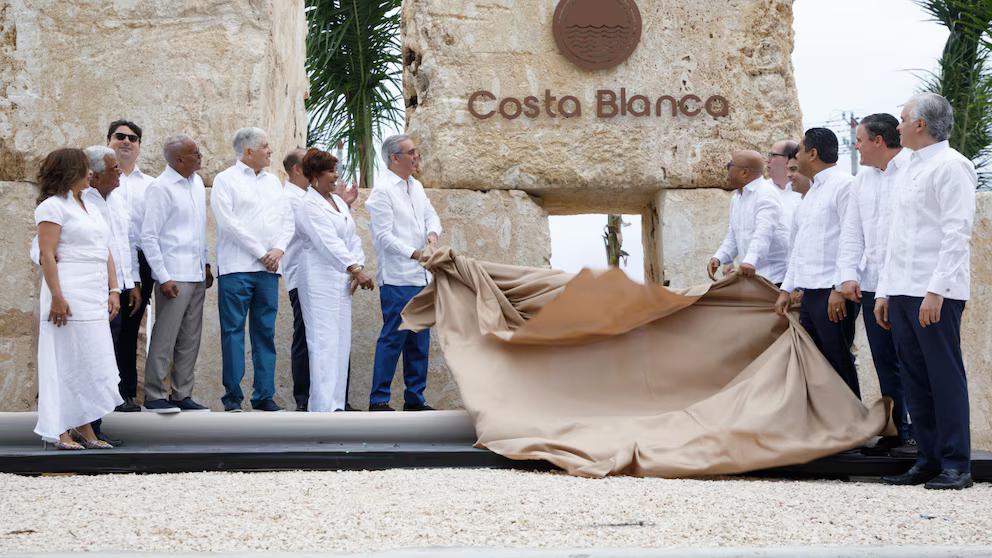 Gobierno anuncia obras e inversiones para transformar Boca Chica