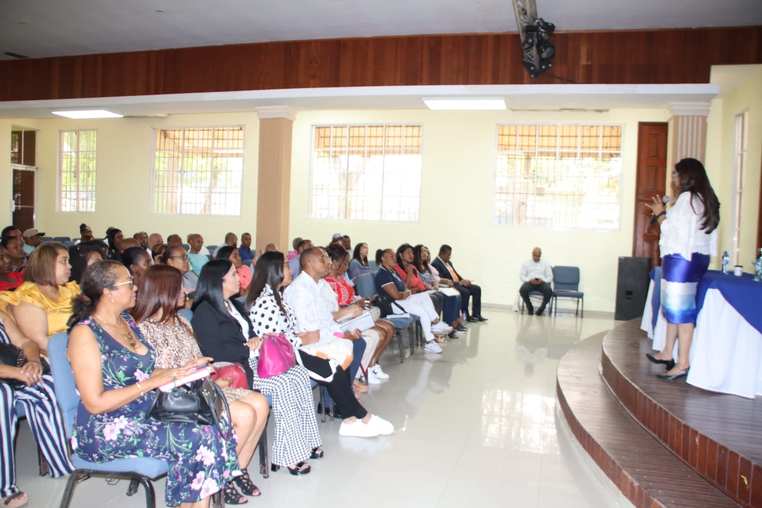 Inicia con éxito curso taller de Derecho Inmobiliario en San Cristóbal