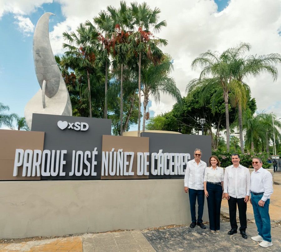 Banco Popular y Carolina Mejía remozan parque José Núñez de Cáceres