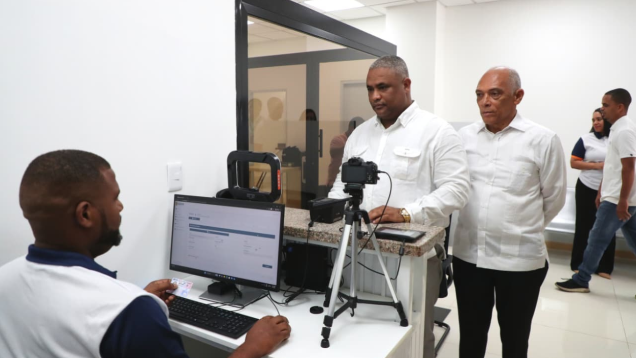 Samaná cuenta por primera vez con una oficina para emitir licencias de conducir