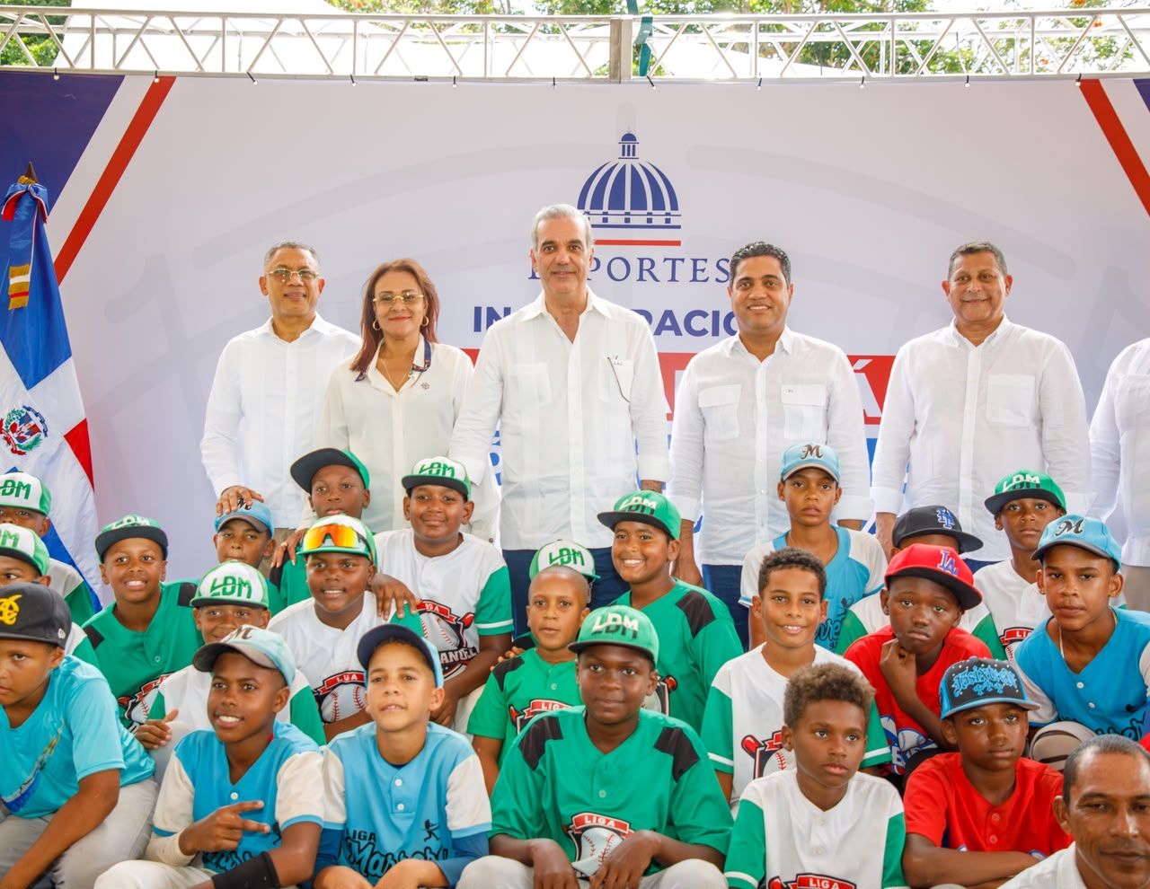 Abinader entrega el remozado Play Municipal de Samaná con inversión de RD$14.4 millones