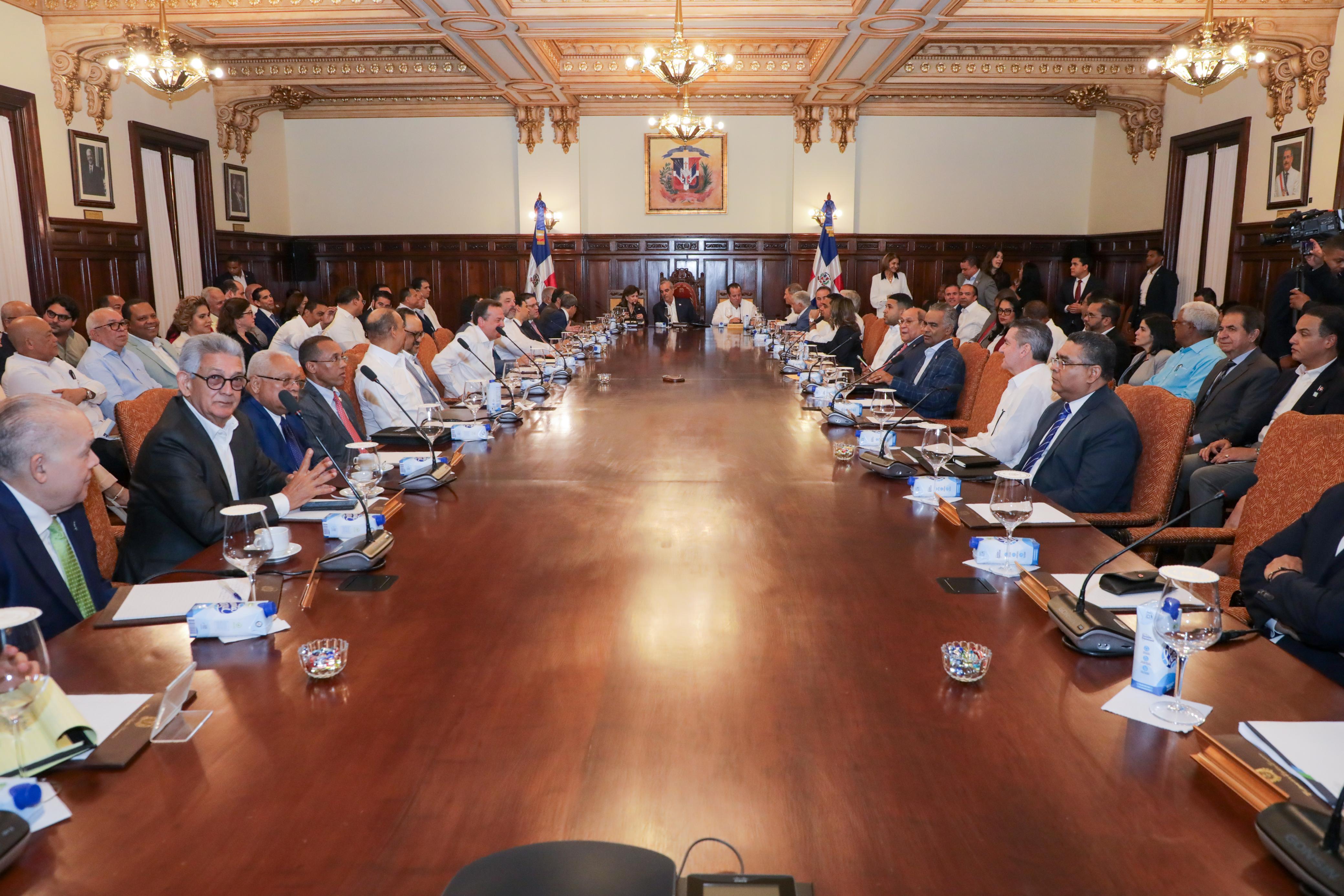 Gobierno aprueba Presupuesto 2027 con inversiones en educación, salud y transporte