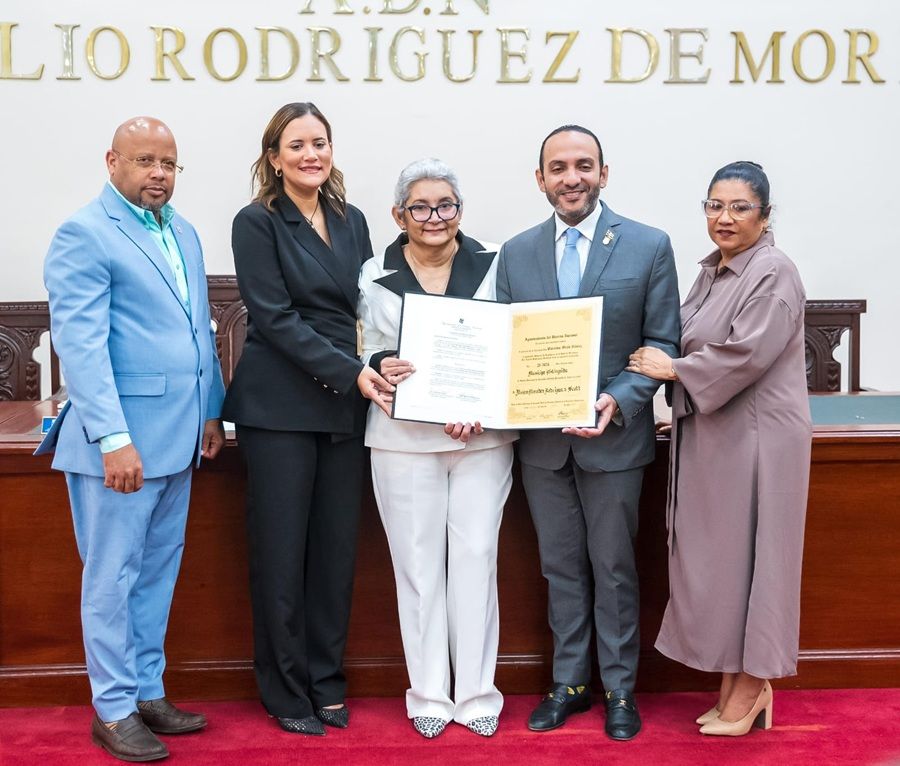 Reconocimiento a Myriam Scott