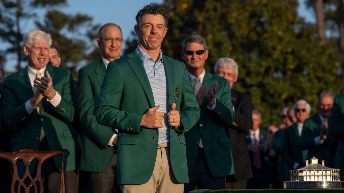 Rory McIlroy scrambles to defend his Masters title