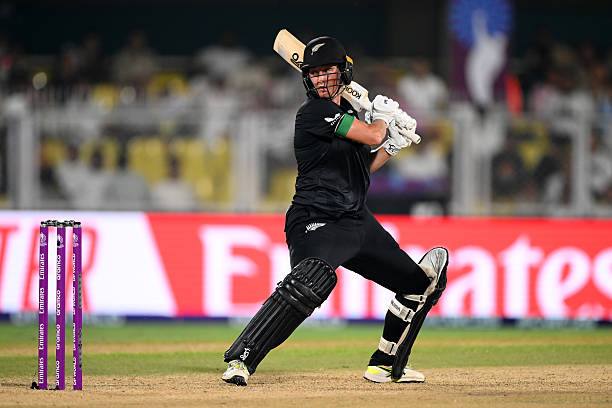 Sophie Devine and Brooke Halliday lead the White Ferns to victory