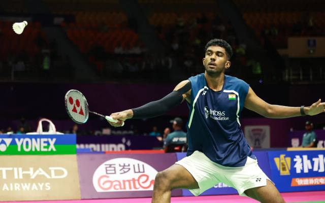Ayush Shetty outlasts Shi Yu Qi to set the World Championships on fire
