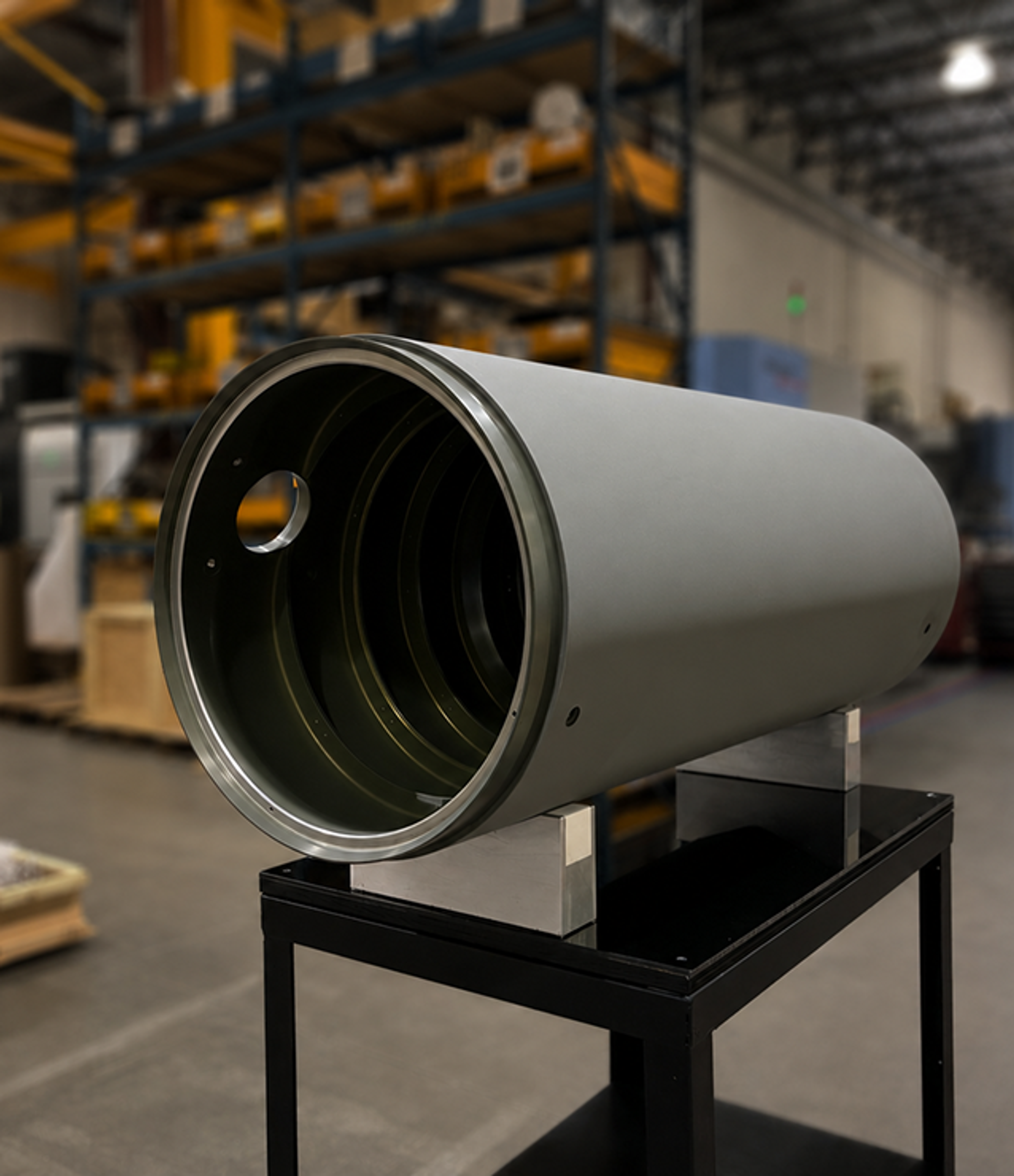Large-format cylindrical structural tube with machined ends