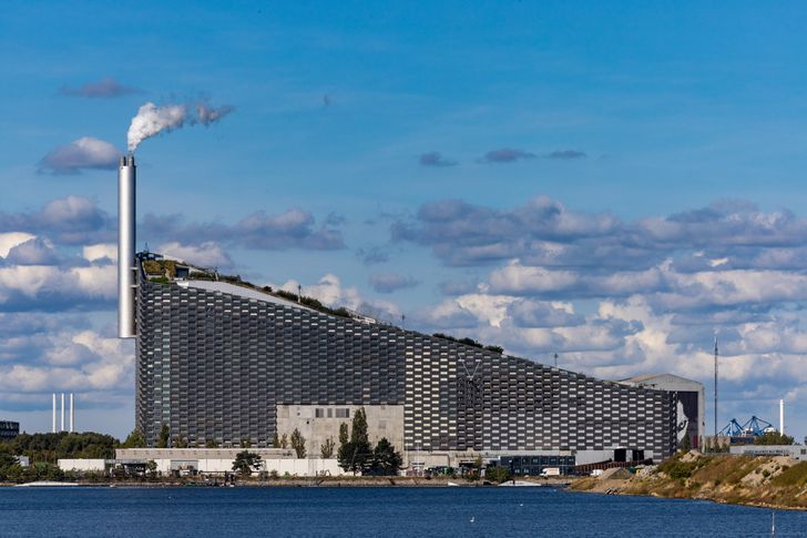 Waste to power plant and artificial ski slope in Copenhagen