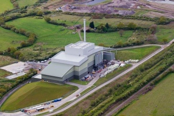 Aerial shot of the Greatmoor EfW Power Station in England during daylight