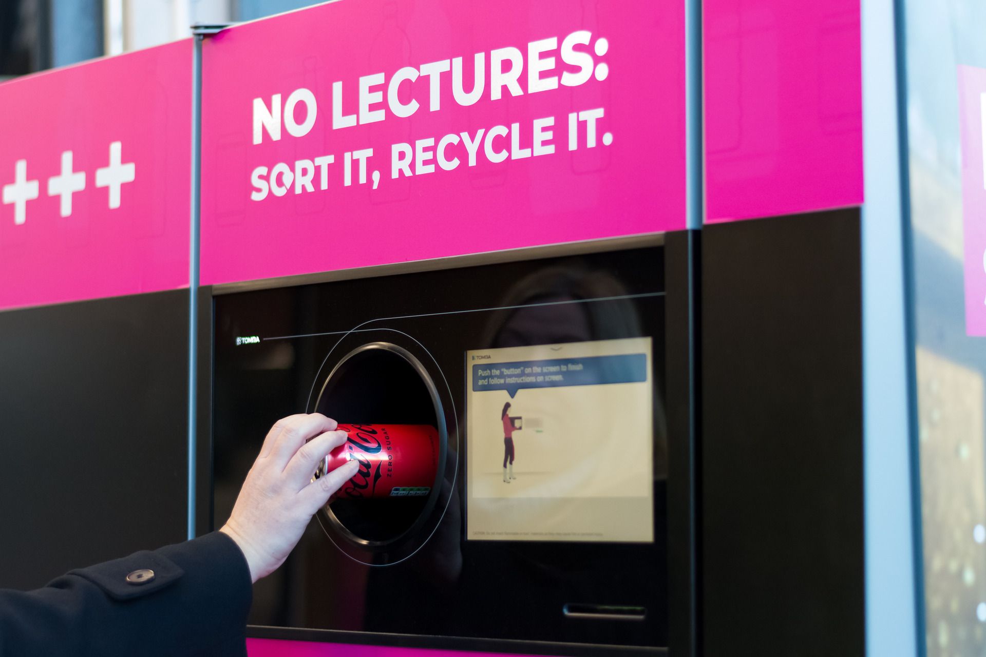 Reverse vending machines tested at University of Strathclyde | Resource ...