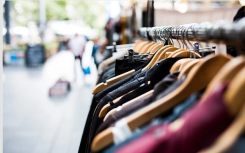 The clothing, footwear, and household fabrics industries are the fifth largest consumer of raw materials, water and land, and produced over 159 million tonnes of CO2 in 2022