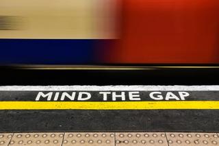 "mind the gap" sign, London Tube station