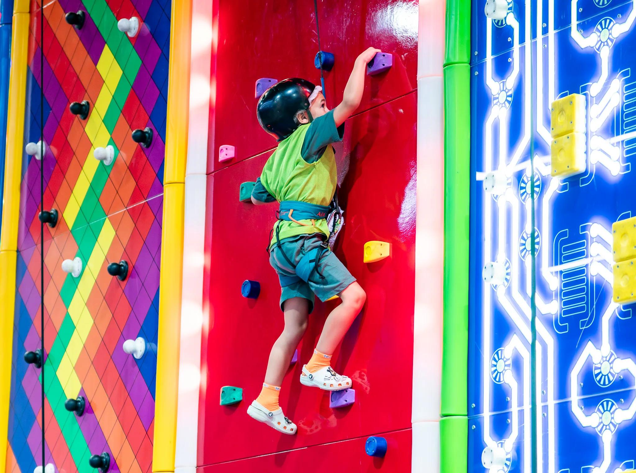 Wall climbing at Trampo Dubai Mall