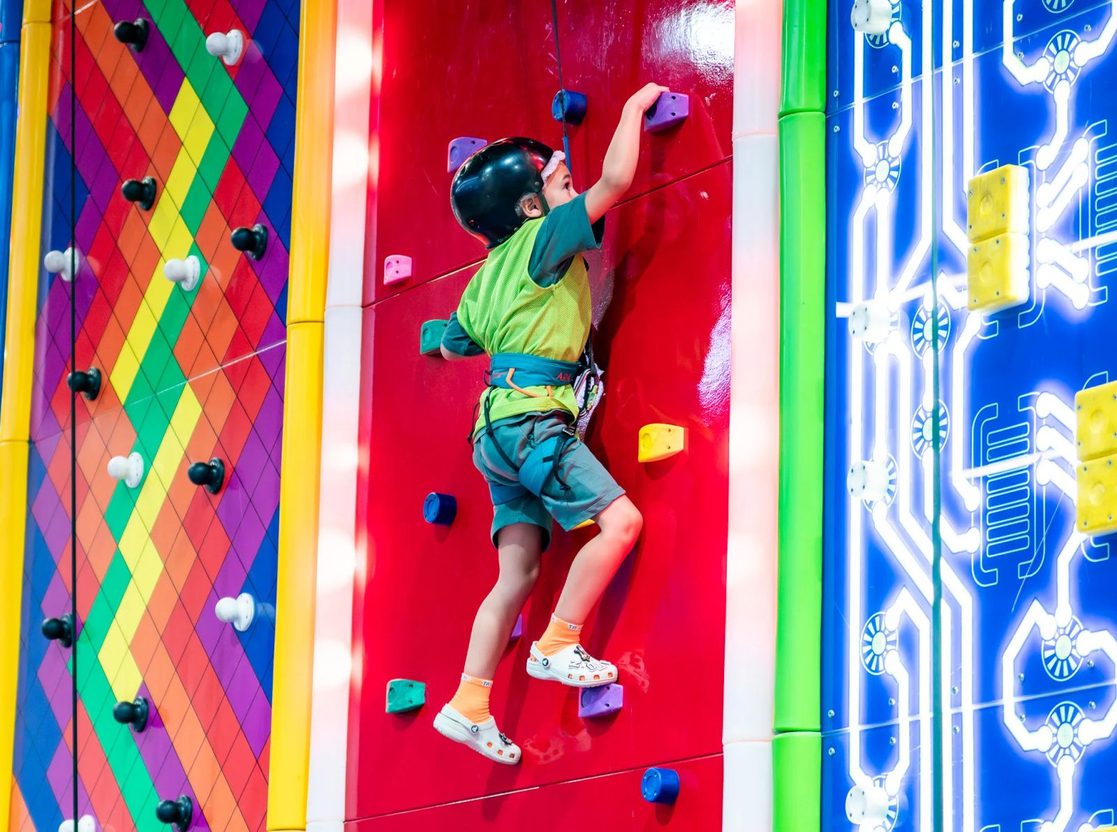 Wall climbing at Trampo Dubai Mall