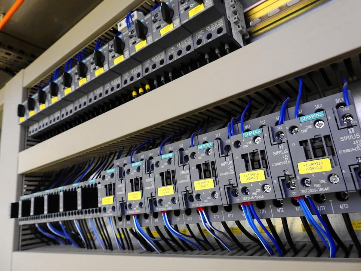 Types of Circuit Breakers: A Technical Guide to Selection and Application