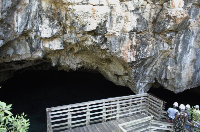 Two Sisters Caves, Hellshire — photo 1