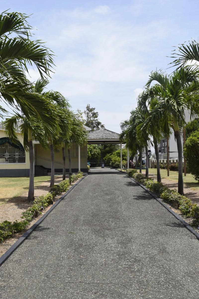 24 Tucker Avenue, former residence of National Hero, the Rt. Excellent Alexander Bustamante — photo 3