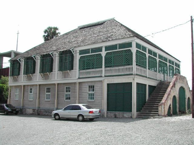 Old Half Way Tree Court House — photo 1