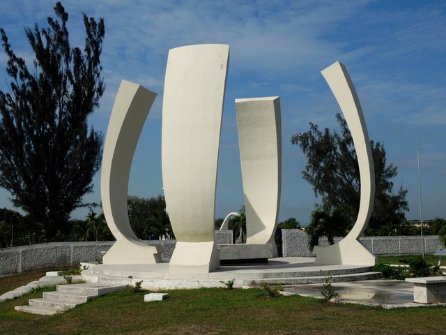Monument to the Most Honourable Sir Donald Sangster, National Heroes Park — photo 1