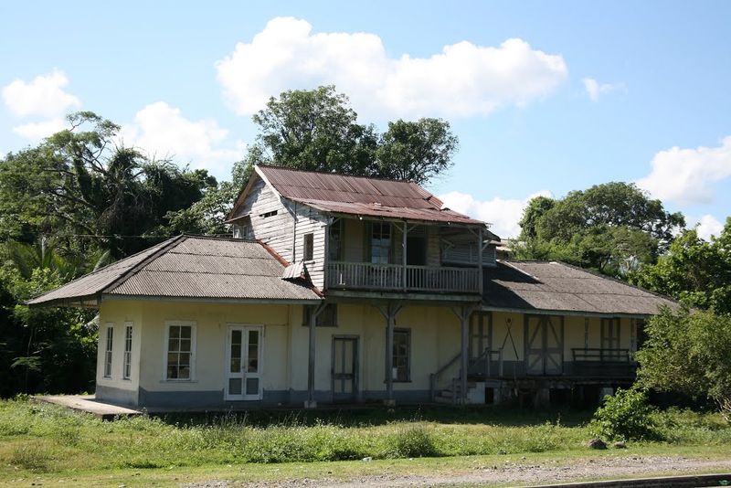 Orange Bay Railway Station — photo 1