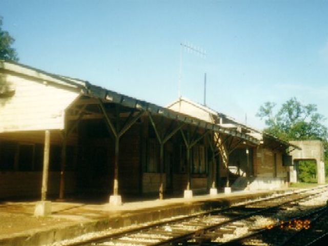 Williamsfield Railway Station — photo 1