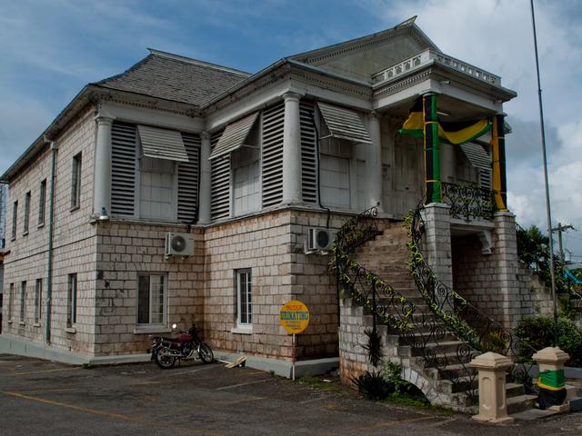Mandeville Court House — photo 1