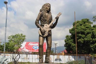 Statue of the Most Hon. Robert Nesta Marley, Arthur Wint Drive