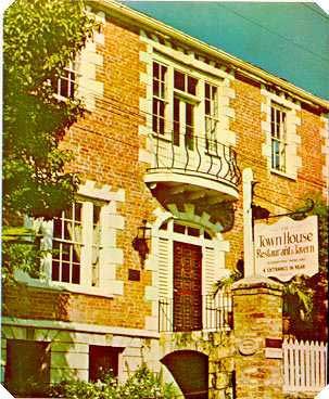 Town House, Montego Bay — photo 1