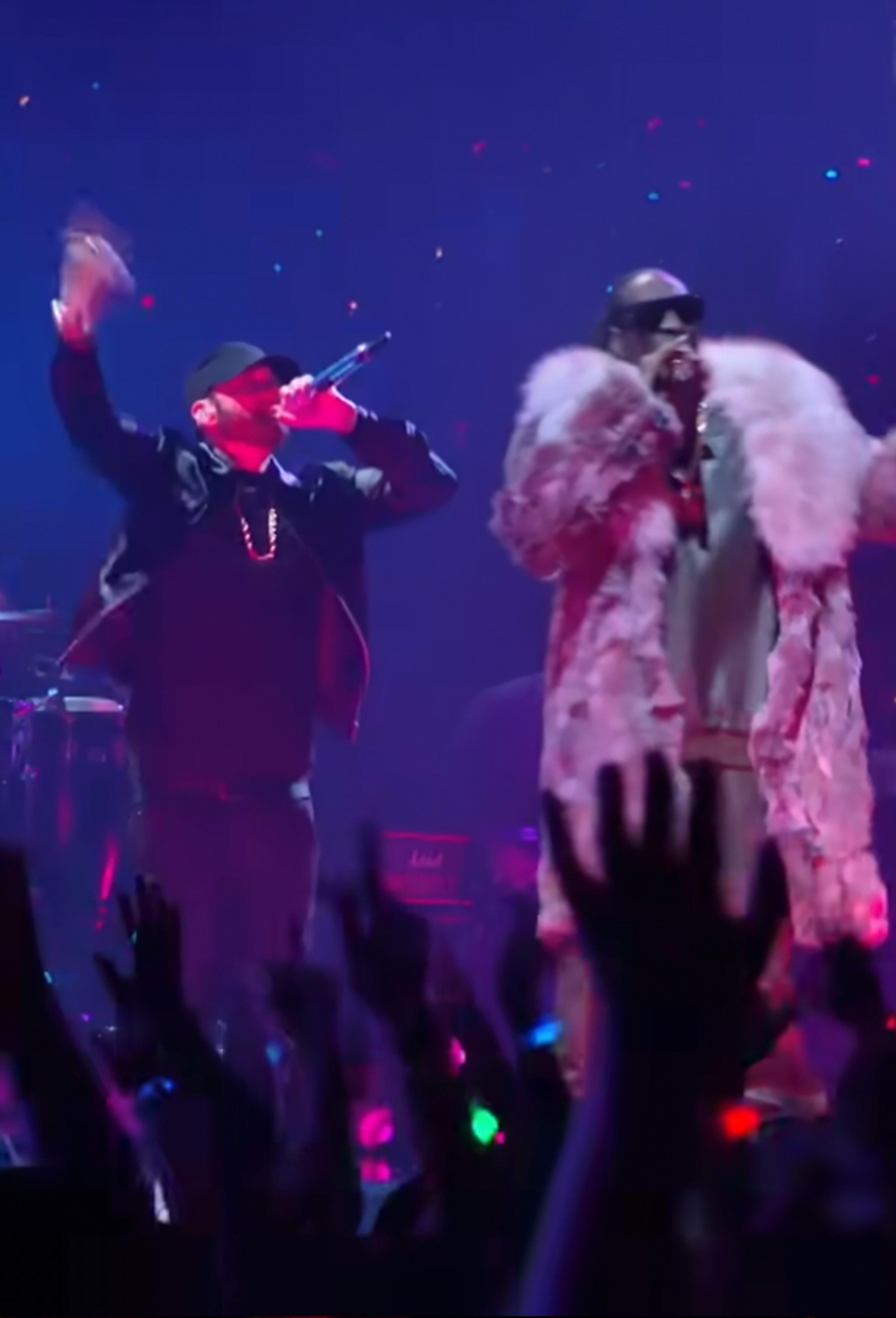 Snoop Dogg & Eminem at the MTV VMAs