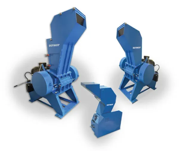 An arrangement of large industrial knife mills