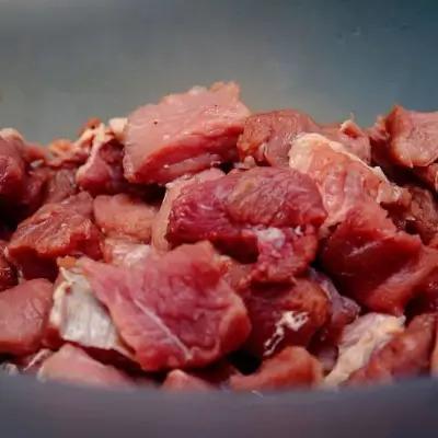 raw meat cut up