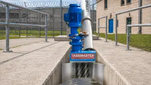TASKMASTER channel grinder and inclined SPIRALIFT screw screen sharing one open headworks channel at a correctional facility