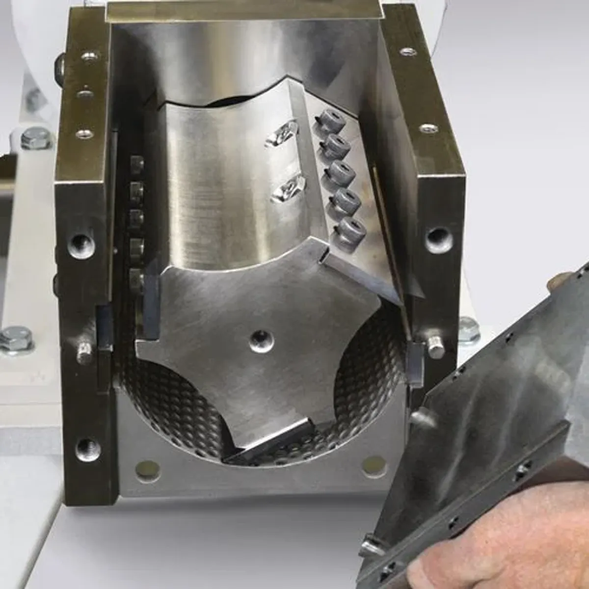 precision knife mill internal parts