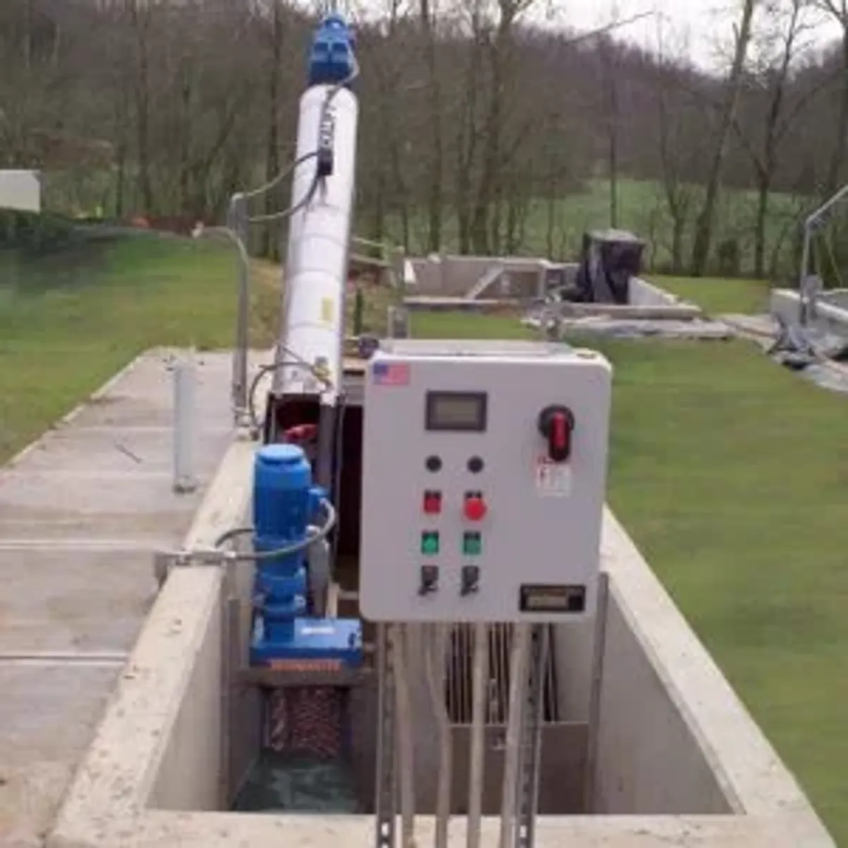 secure screen system with mechanics